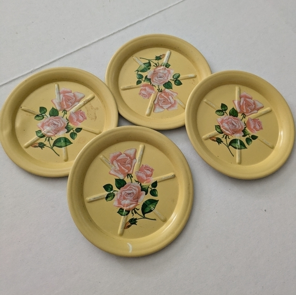 Vintage Rose floral tin metal coasters or ind ash trays/trinket dish. Set of 4